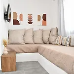 Heliofos Apartment *