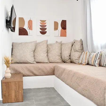 Heliofos Apartment *